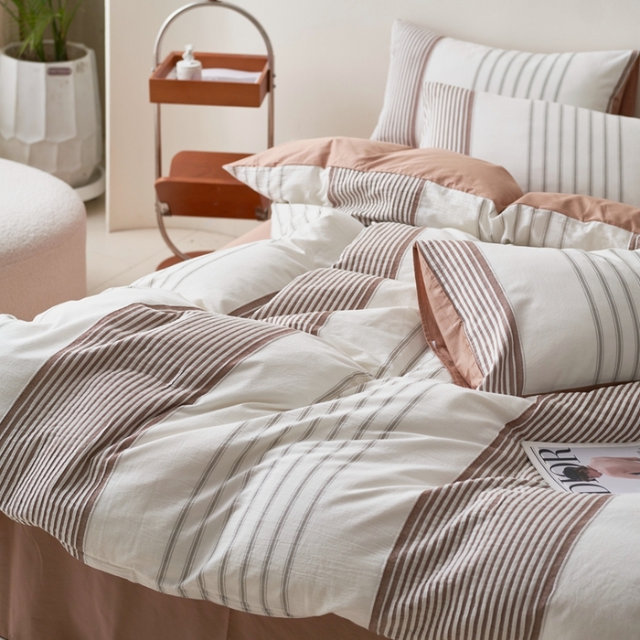 91家纺网 家纺一手货源 找家纺 金丝鸟家纺 2025新款全棉三层纱提花系列四件套 晴岚 咖