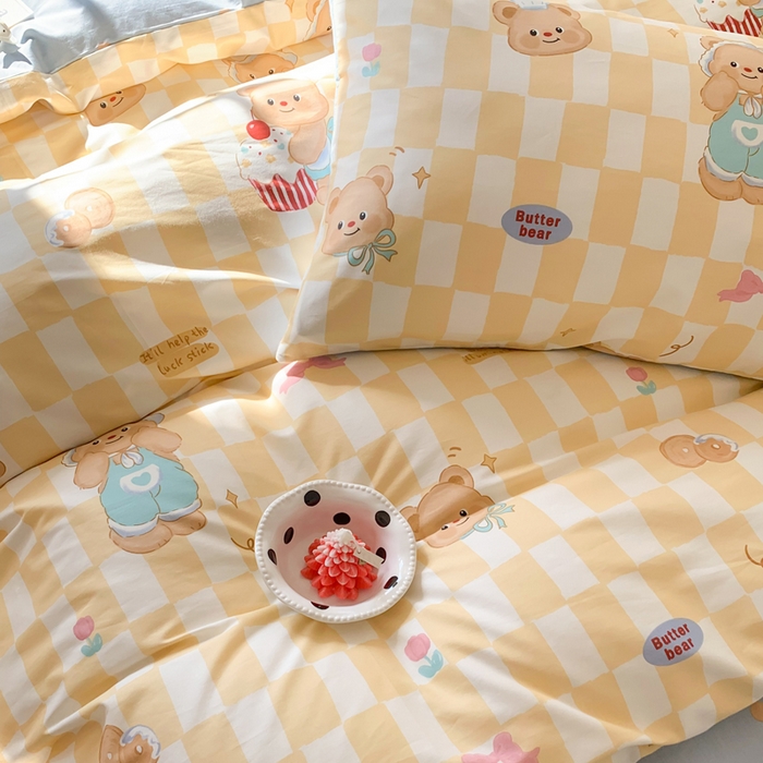 91家纺网 家纺一手货源 找家纺 澳萝拉 2025新款小碎花清新春夏全棉花边双层纱韩系三件套四件套 曲奇熊