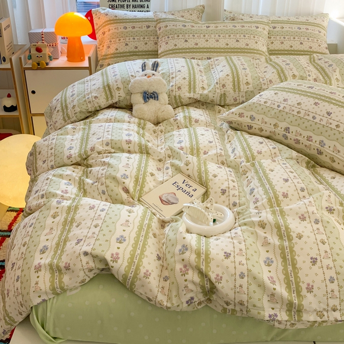 91家纺网 家纺一手货源 找家纺 澳萝拉 2025新款小碎花清新春夏全棉花边双层纱韩系三件套四件套 花丛兔