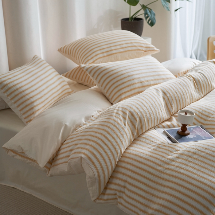 91家纺网 家纺一手货源 找家纺 金丝鸟家纺 2025新款全棉皱皱纱系列四件套 皱皱纱条纹黄