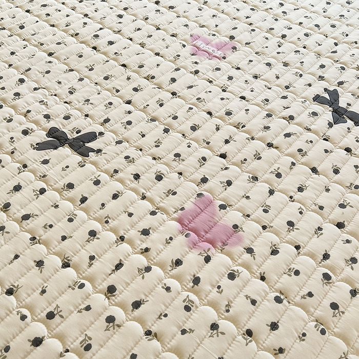 91家纺网 家纺一手货源 找家纺 眠势力 2025新款赫本风花边床笠四季通用加厚夹棉席梦思保护套 花馨