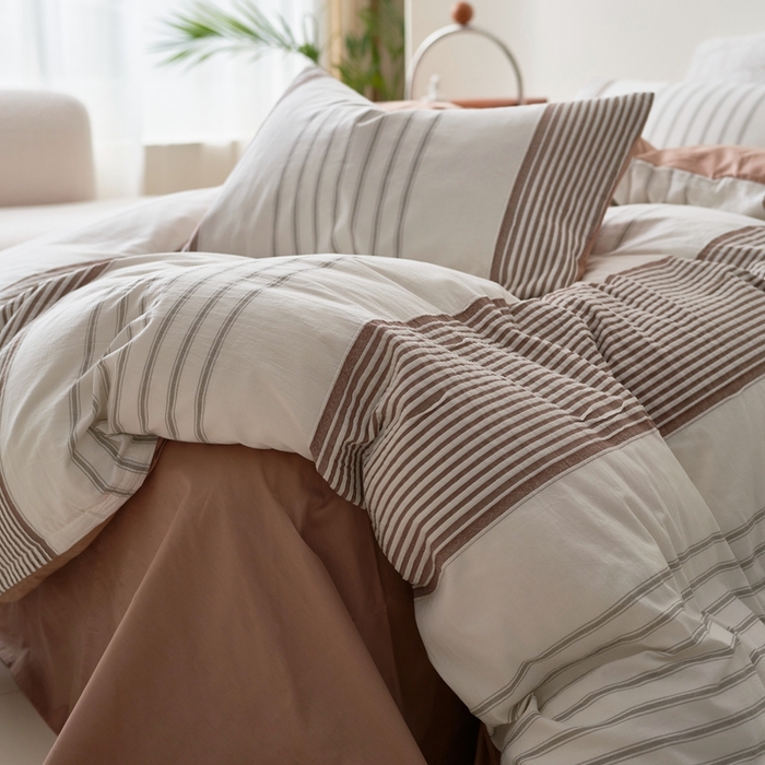 91家纺网 家纺一手货源 找家纺 金丝鸟家纺 2025新款全棉三层纱提花系列四件套 晴岚 咖