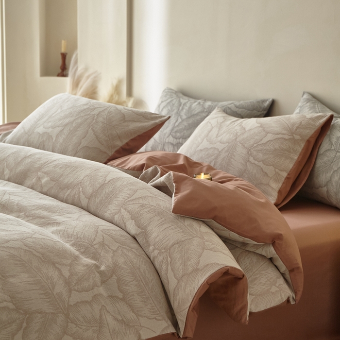 91家纺网 家纺一手货源 找家纺 金丝鸟家纺 2025新款全棉三层纱提花系列四件套 星轶 咖