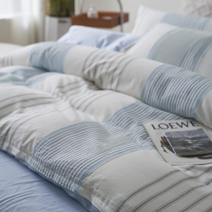 91家纺网 家纺一手货源 找家纺 金丝鸟家纺 2025新款全棉三层纱提花晴岚系列四件套 晴岚 天蓝