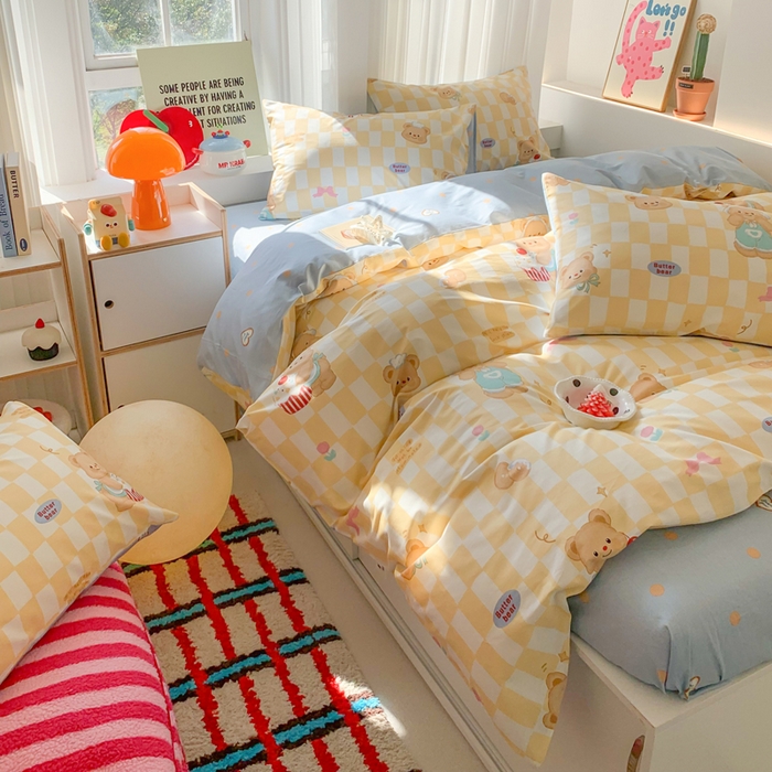 91家纺网 家纺一手货源 找家纺 澳萝拉 2025新款小碎花清新春夏全棉花边双层纱韩系三件套四件套 曲奇熊