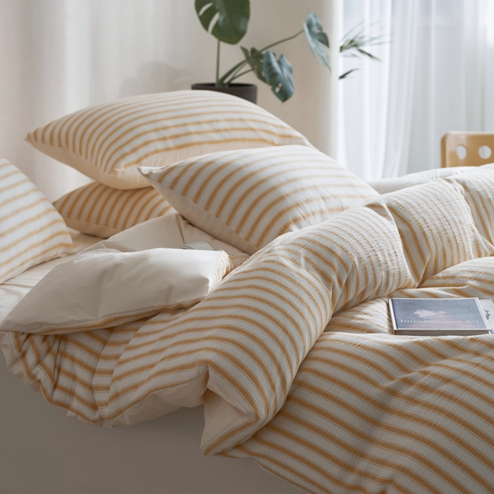 91家纺网 家纺一手货源 找家纺 金丝鸟家纺 2025新款全棉皱皱纱系列四件套 皱皱纱条纹黄