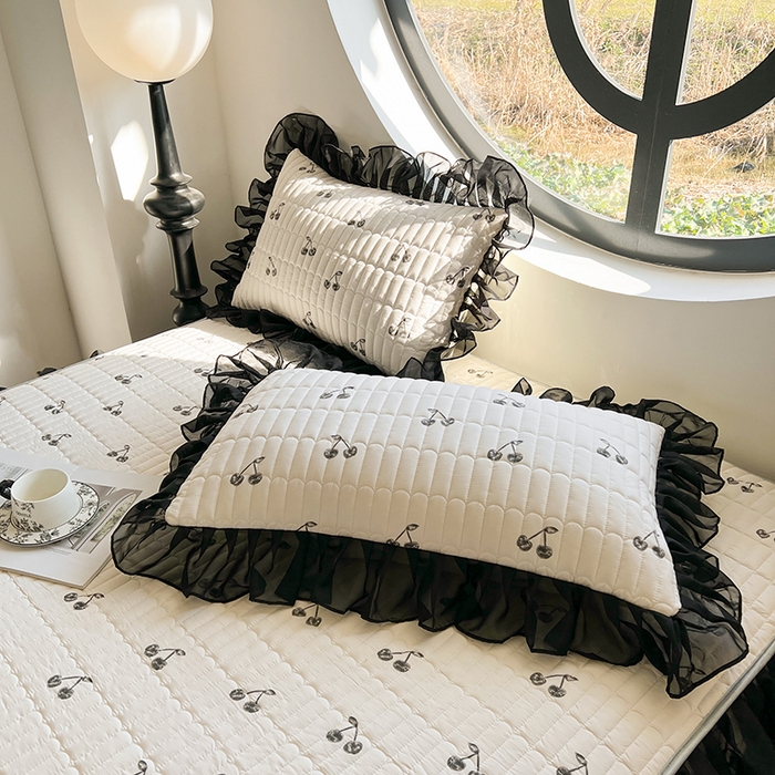 91家纺网 家纺一手货源 找家纺 眠势力 2025新款赫本风花边床笠四季通用加厚夹棉席梦思保护套 多姿樱桃