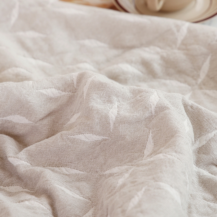 91家纺网 家纺一手货源 找家纺 朴尔2025年新品伯尔尼风格全棉加厚三层纱布毛巾被 竹满庭院-咖