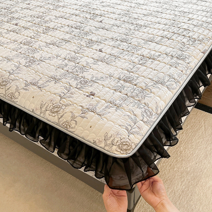 91家纺网 家纺一手货源 找家纺 眠势力 2025新款赫本风花边床笠四季通用加厚夹棉席梦思保护套 曼妙花恋