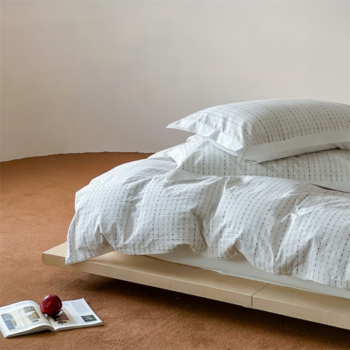 91家纺网 家纺一手货源 找家纺 云上  2025新款色织小提花方糖水洗棉四件套 方糖-白