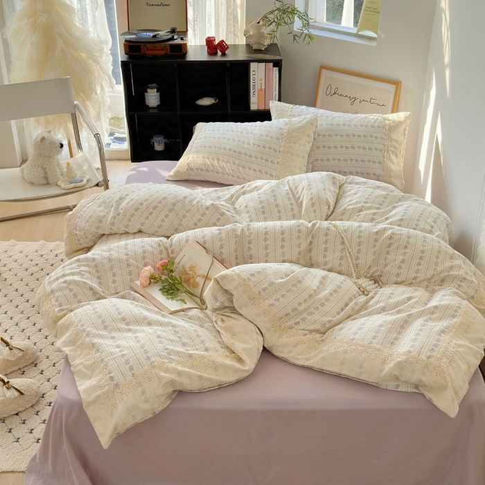 91家纺网 家纺一手货源 找家纺 澳萝拉 2025新款小碎花清新春夏全棉花边双层纱韩系三件套四件套 花漾甜心