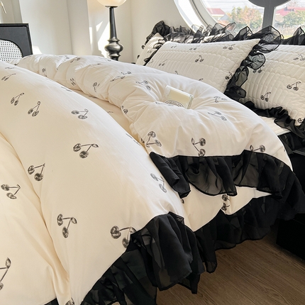 91家纺网 家纺一手货源 找家纺 （总）眠势力 2025新款赫本风花边四件套床笠款四季通用夹棉席梦思保护套法式