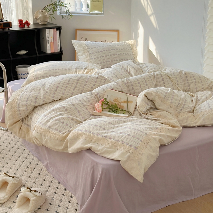 91家纺网 家纺一手货源 找家纺 澳萝拉 2025新款小碎花清新春夏全棉花边双层纱韩系三件套四件套 花漾甜心