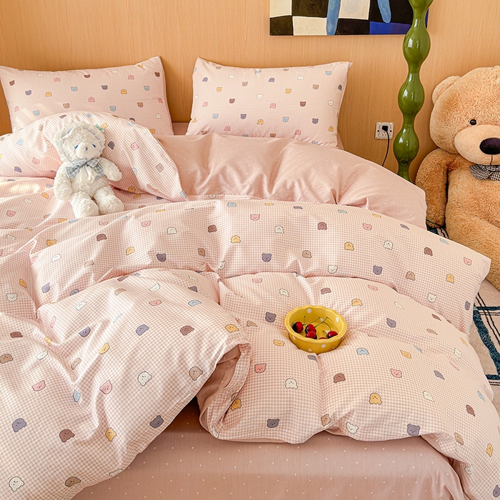 91家纺网 家纺一手货源 找家纺 感遇全棉软萌清新四件套 饼干小熊粉