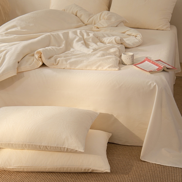 91家纺网 家纺一手货源 找家纺 金丝鸟家纺 2025新款全棉三层纱提花系列四件套 重影白