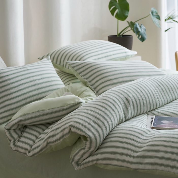 91家纺网 家纺一手货源 找家纺 金丝鸟家纺 2025新款全棉皱皱纱系列四件套 皱皱纱条纹绿