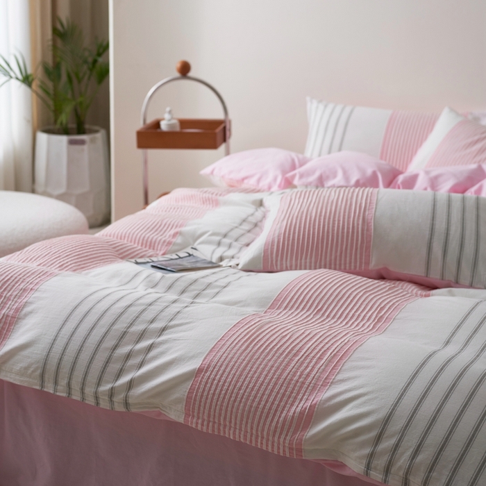 91家纺网 家纺一手货源 找家纺 金丝鸟家纺 2025新款全棉三层纱提花系列四件套 晴岚 粉