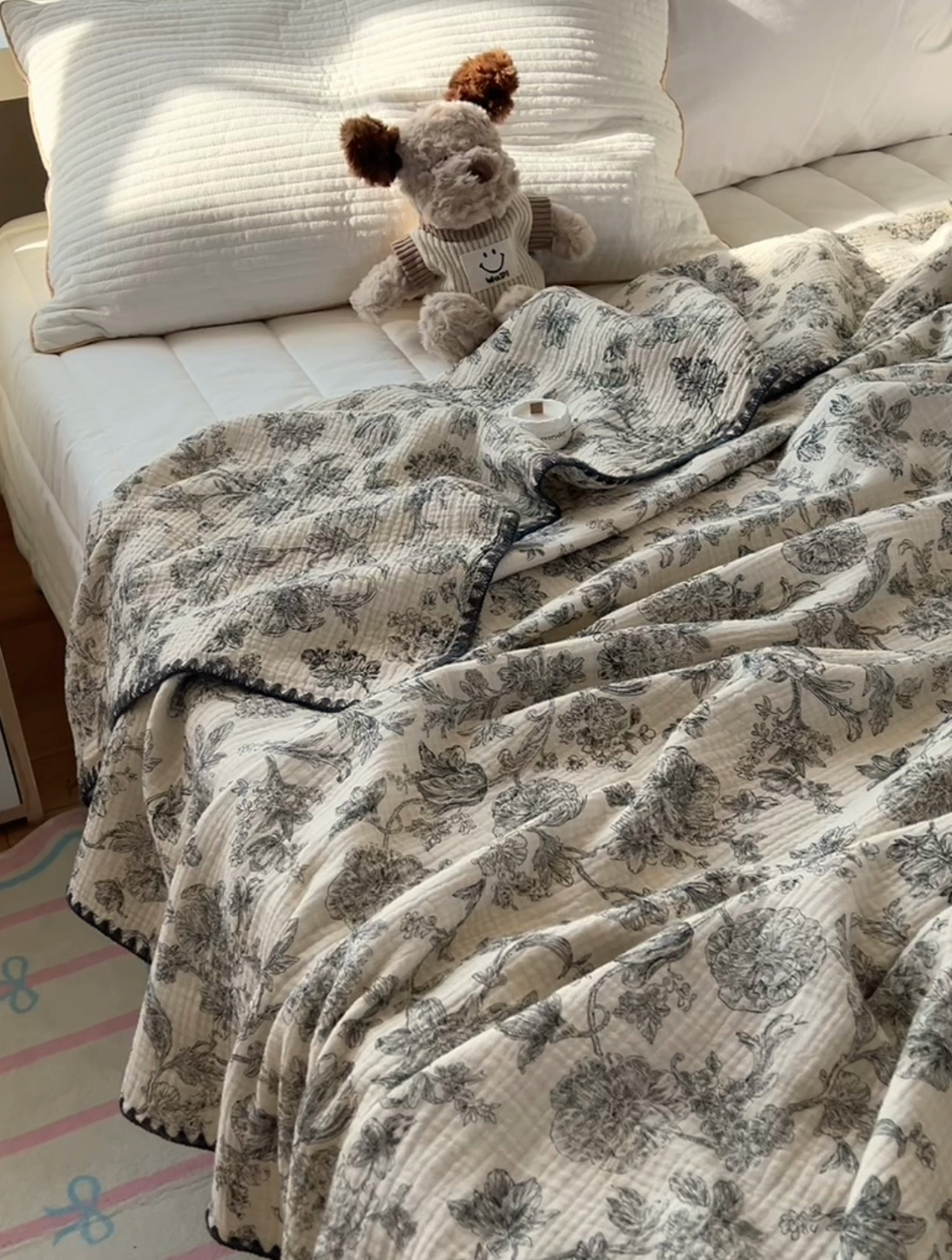 91家纺网 家纺一手货源 找家纺 三朵ins风韩国A类全棉绉绉纱多功能毯情图 迷雾森林