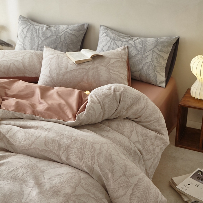 91家纺网 家纺一手货源 找家纺 金丝鸟家纺 2025新款全棉三层纱提花系列四件套 星轶 咖