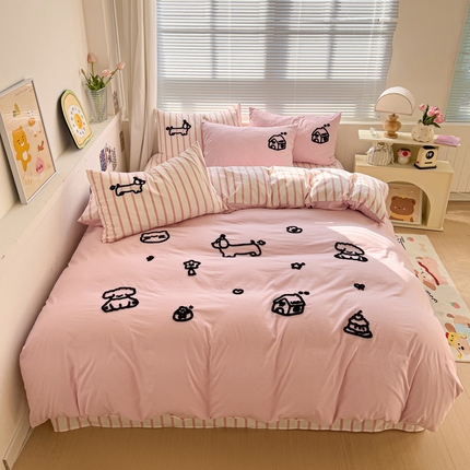 91家纺网 家纺一手货源 找家纺 迪梦姿家纺 2025年新款水洗棉云朵棉毛巾绣四件套 动物家园-粉