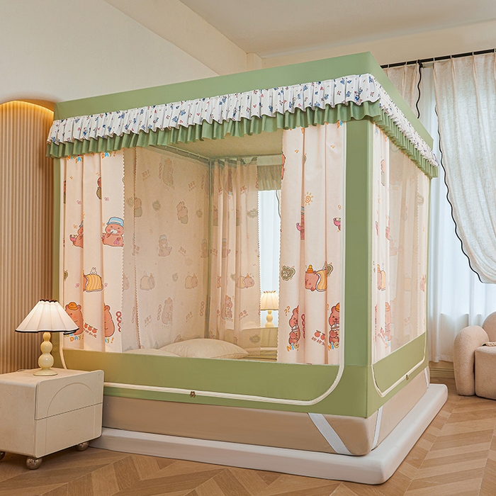 91家纺网 家纺一手货源 找家纺 迪凡保罗蚊帐 2025新款2503专版印花遮光帘防摔坐床蚊帐实拍图 呆萌豚豚