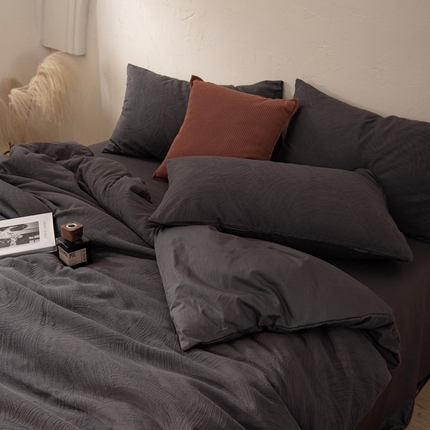 91家纺网 家纺一手货源 找家纺 金丝鸟家纺 2025新款全棉三层纱提花系列四件套 重影 灰