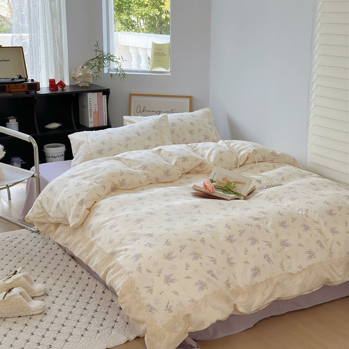 91家纺网 家纺一手货源 找家纺 澳萝拉 2025新款小碎花清新春夏全棉花边双层纱韩系三件套四件套 紫藤花