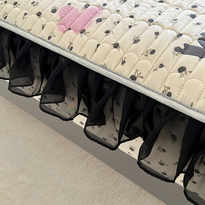 91家纺网 家纺一手货源 找家纺 眠势力 2025新款赫本风花边床笠四季通用加厚夹棉席梦思保护套 花馨