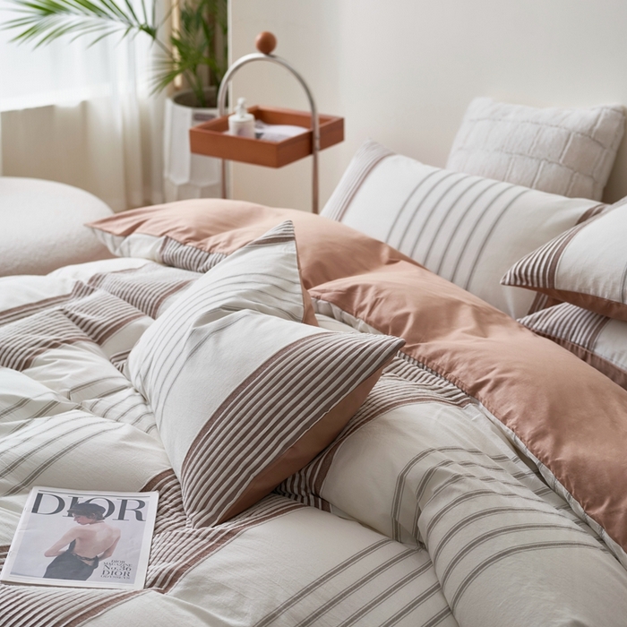 91家纺网 家纺一手货源 找家纺 金丝鸟家纺 2025新款全棉三层纱提花系列四件套 晴岚 咖