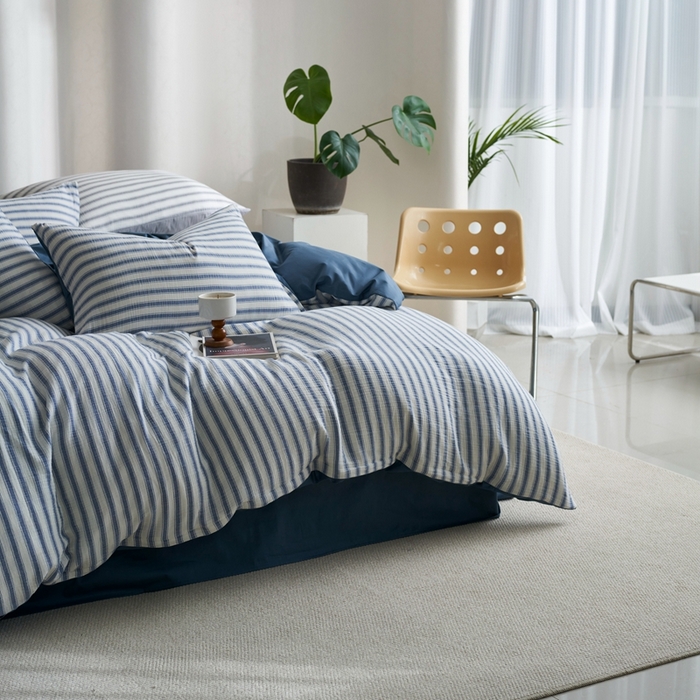 91家纺网 家纺一手货源 找家纺 金丝鸟家纺 2025新款全棉皱皱纱系列四件套 皱皱纱条纹蓝