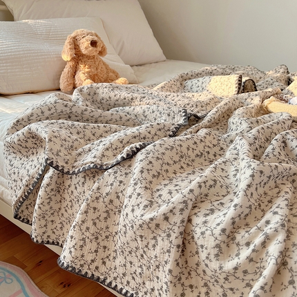 91家纺网 家纺一手货源 找家纺 三朵ins风韩国A类全棉绉绉纱多功能毯情图 尤拉花语