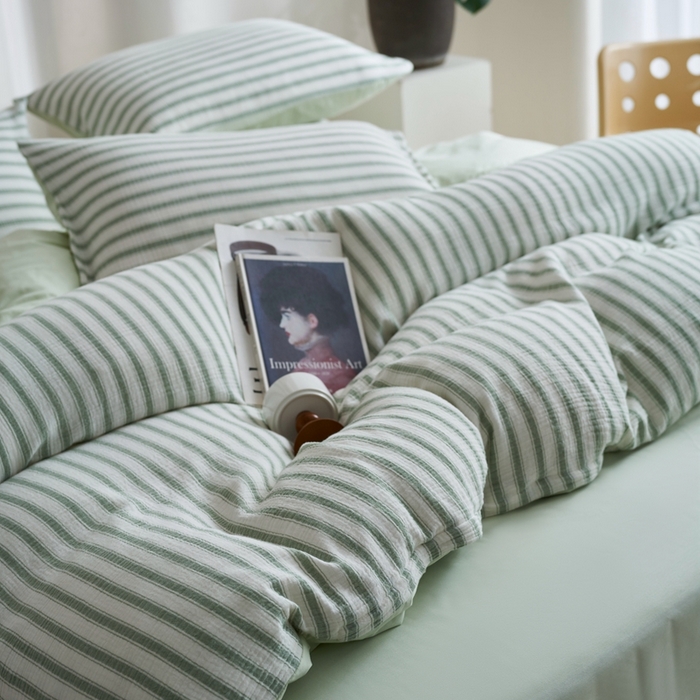 91家纺网 家纺一手货源 找家纺 金丝鸟家纺 2025新款全棉皱皱纱系列四件套 皱皱纱条纹绿