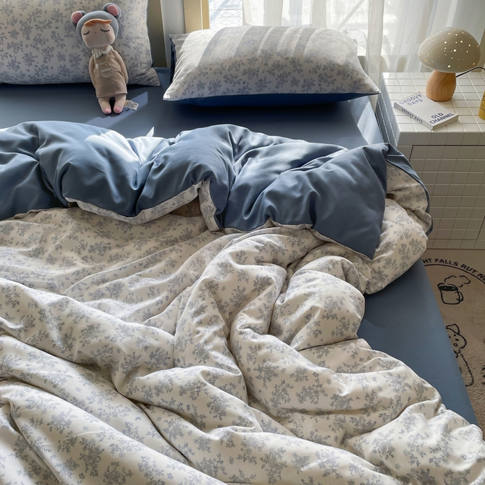 91家纺网 家纺一手货源 找家纺 仟网汇 2025新款针织双层纱AB版四件套 半夏-蓝