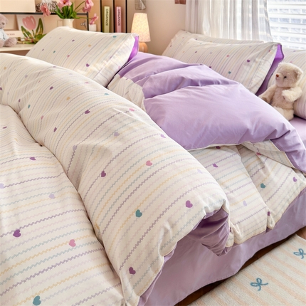 91家纺网 家纺一手货源 找家纺 名兮家居 2025年新款13372全棉印花四件套-卡通系列 紫爱心