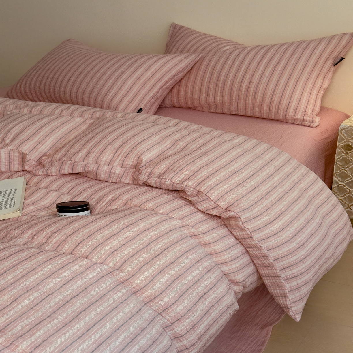 91家纺网 家纺一手货源 找家纺 （总）席世家条纹皱皱纱-午逅