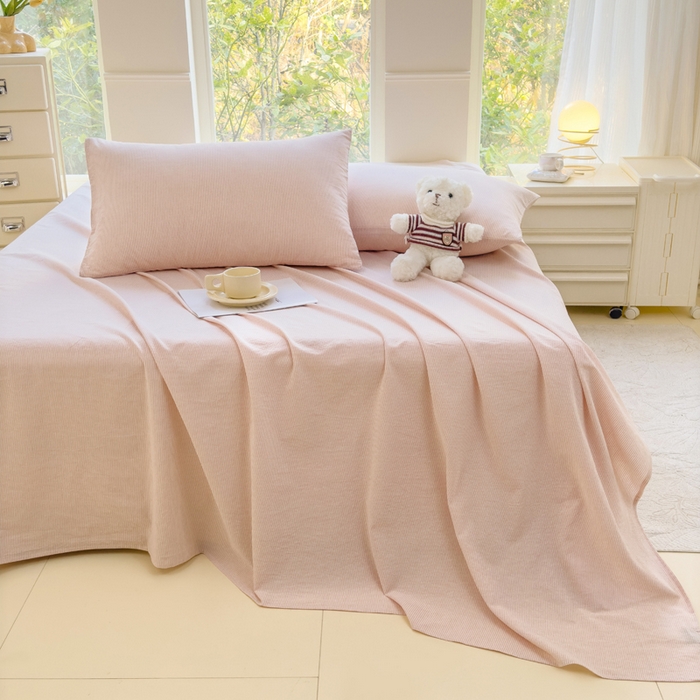 91家纺网 家纺一手货源 找家纺 柠萌家居 2025新款无印风全棉色织A类母婴级纯棉水洗棉床单 粉极细条