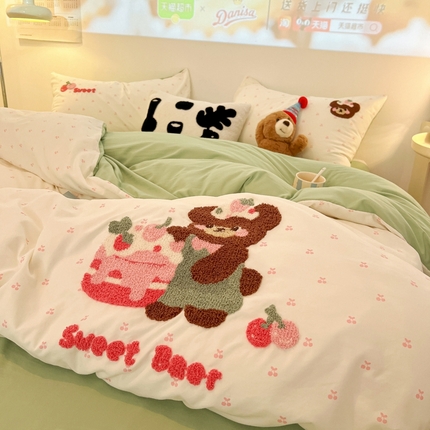 韩巢家纺 2025新款云朵棉可爱小猫咪毛巾绣被套床单床上用品四件套宿舍三件套（提供卖家秀） 甜蜜草莓熊