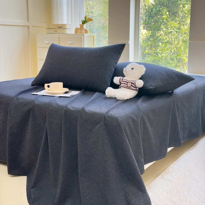 91家纺网 家纺一手货源 找家纺 柠萌家居 2025新款无印风全棉色织A类母婴级纯棉水洗棉床单 黑极细条