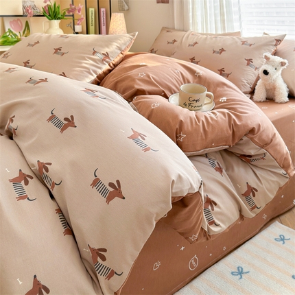 91家纺网 家纺一手货源 找家纺 名兮家居 2025年新款13372全棉印花四件套-卡通系列 弹簧狗