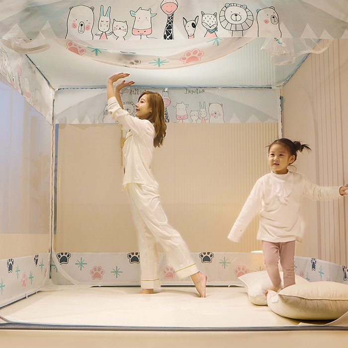 91家纺网 家纺一手货源 找家纺 青竹苑 2025新款三门大版上下布印花外穿坐床蚊帐床笠式防摔方帐 萌宠乐园