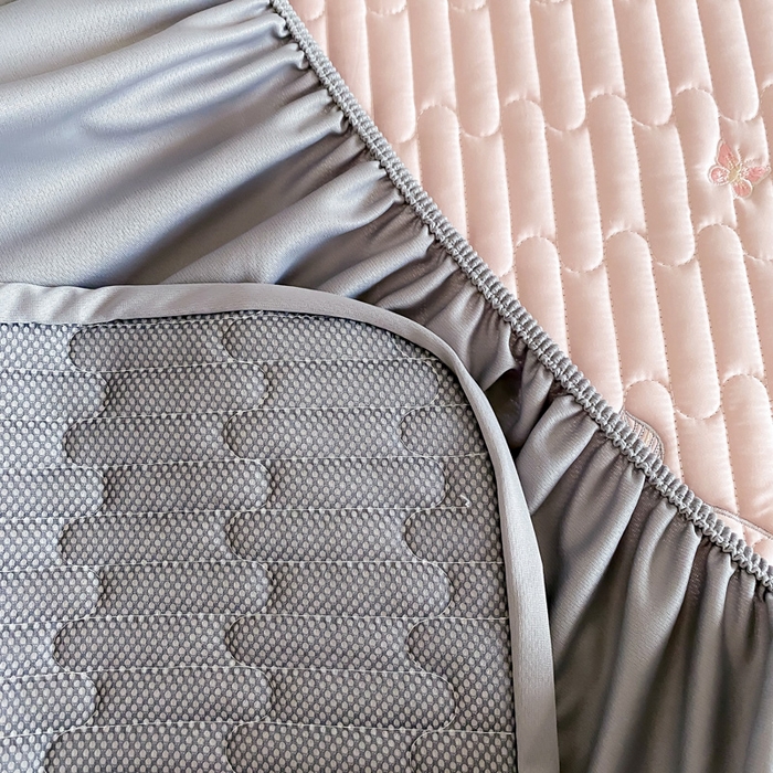 91家纺网 家纺一手货源 找家纺 由有家居 2025新款50S双股长绒棉全棉刺绣绗缝夹棉床笠床垫保护罩 暖心粉