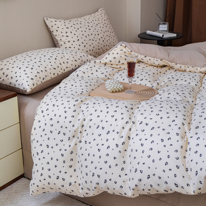 91家纺网 家纺一手货源 找家纺 利禾家纺 2025新款针织天竺棉水洗棉四件套被套学生宿舍三件套床单款 豹纹咖