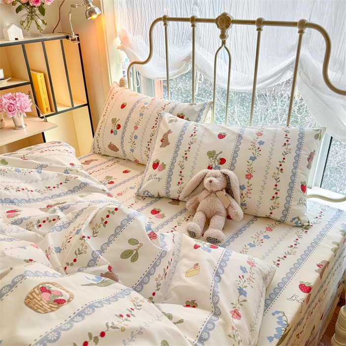 91家纺网 家纺一手货源 找家纺 名兮家居 2025年新款13372全棉印花四件套-卡通系列 草莓兔兔