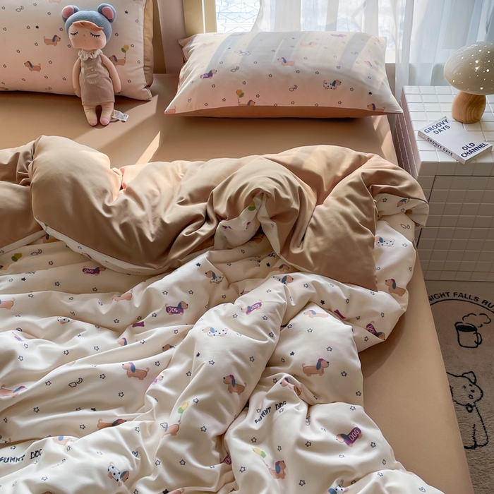 91家纺网 家纺一手货源 找家纺 仟网汇 2025新款针织双层纱AB版四件套 运动小狗