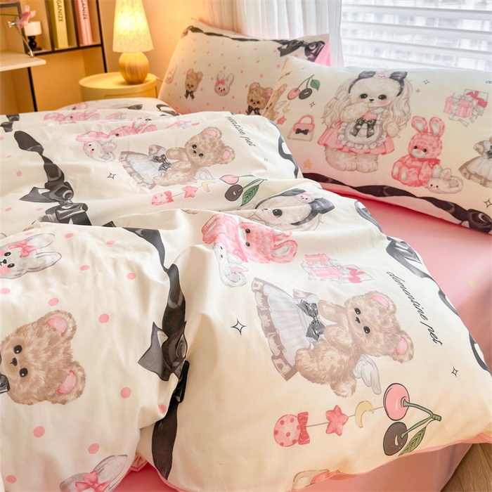 91家纺网 家纺一手货源 找家纺 名兮家居 2025年新款13372全棉印花四件套-卡通系列 芭比小熊