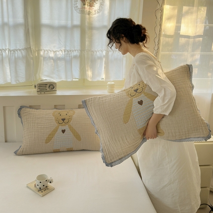 91家纺网 家纺一手货源 找家纺 （总）朴尔家纺-毛巾被 2025新款皱皱纱卡通大版花边全棉四层纱布枕巾