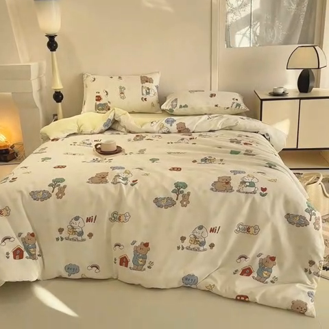 91家纺网 家纺一手货源 找家纺 优迈 2025新款ins风亲肤卡通条格印花水洗棉系列四件套 森林巴士