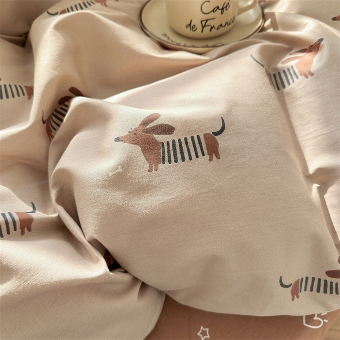 91家纺网 家纺一手货源 找家纺 名兮家居 2025年新款13372全棉印花四件套-卡通系列 弹簧狗