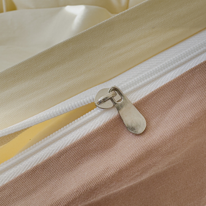 91家纺网 家纺一手货源 找家纺 锦彩 2025新款40长绒棉酒店宾馆民宿学生三件套正宗13372双拼纯色全棉四件套（可定制）奶昔白-摩卡