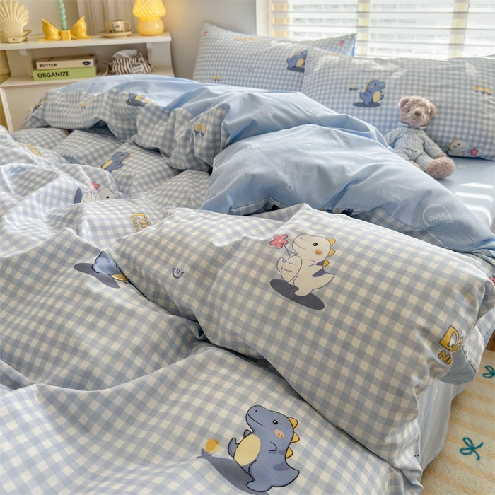 91家纺网 家纺一手货源 找家纺 名兮家居 2025年新款13372全棉印花四件套-卡通系列 格子恐龙